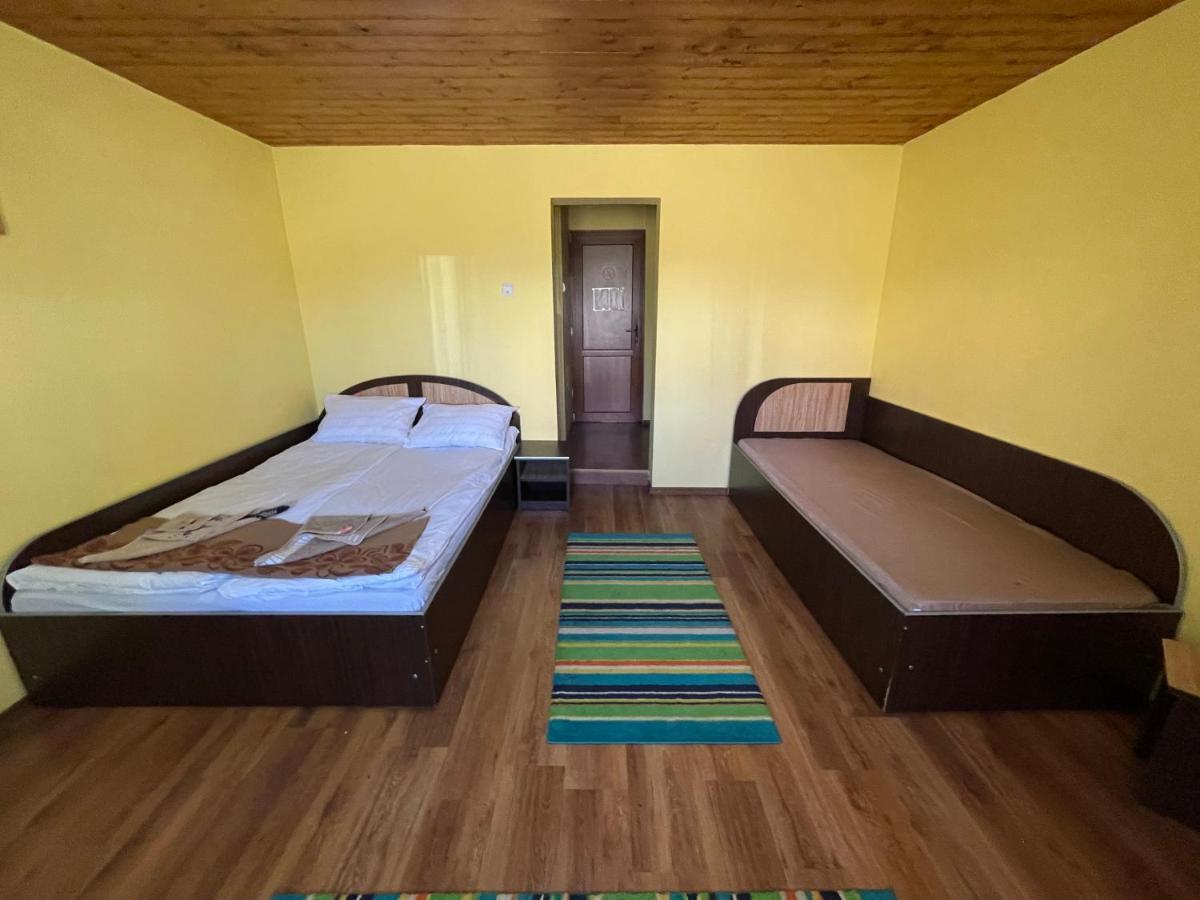 Cabana La Razvan Petrosani Exterior photo