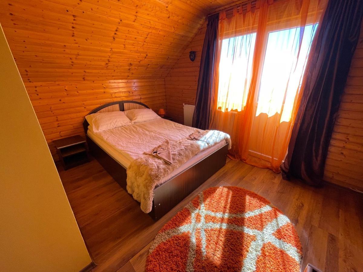 Cabana La Razvan Petrosani Exterior photo